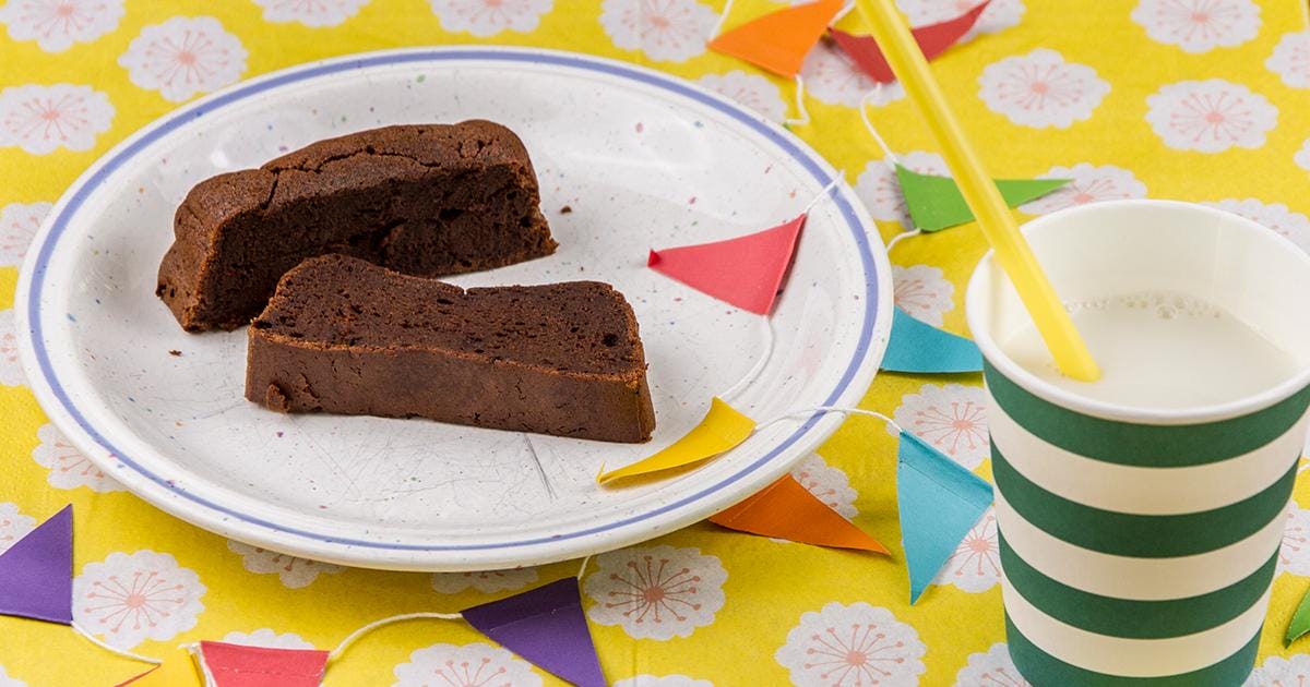 Konrads Schokokuchen ohne Mehl. Ein Rezept von den Frechen Freunden.