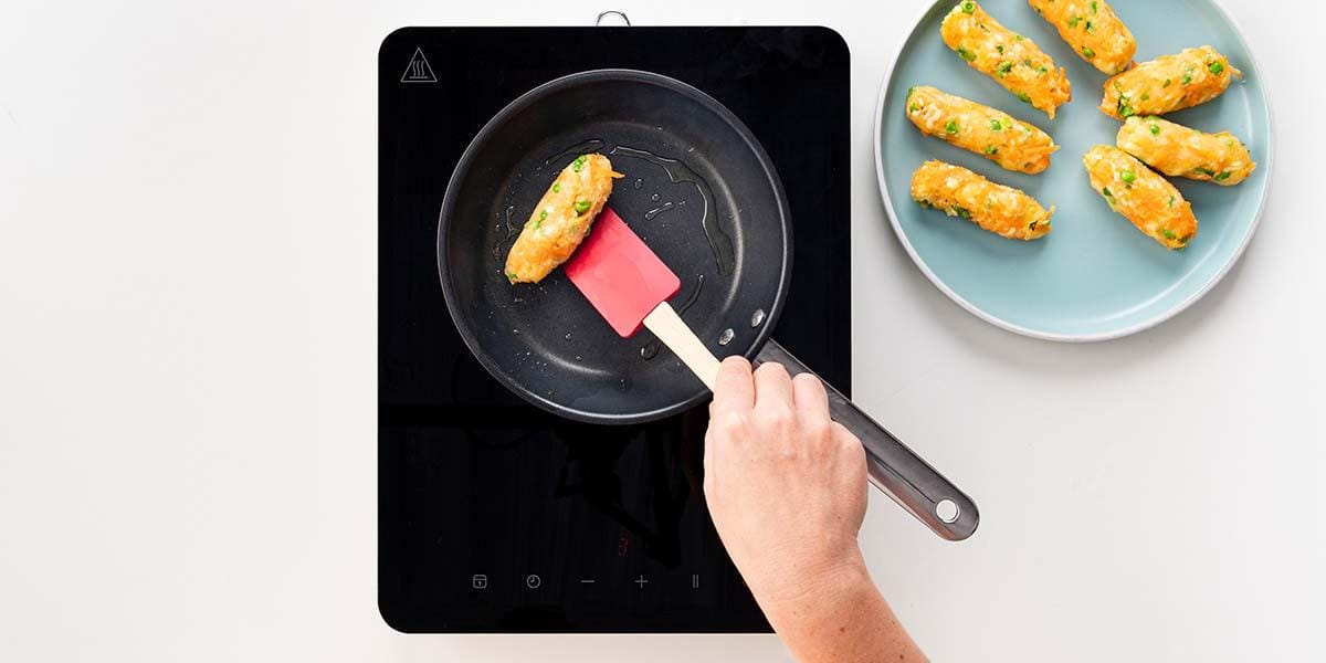 Freche Freunde Gemüsestäbchen braten