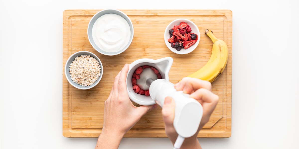 Freche Freunde Müsli Bowl Himbeeren pürieren
